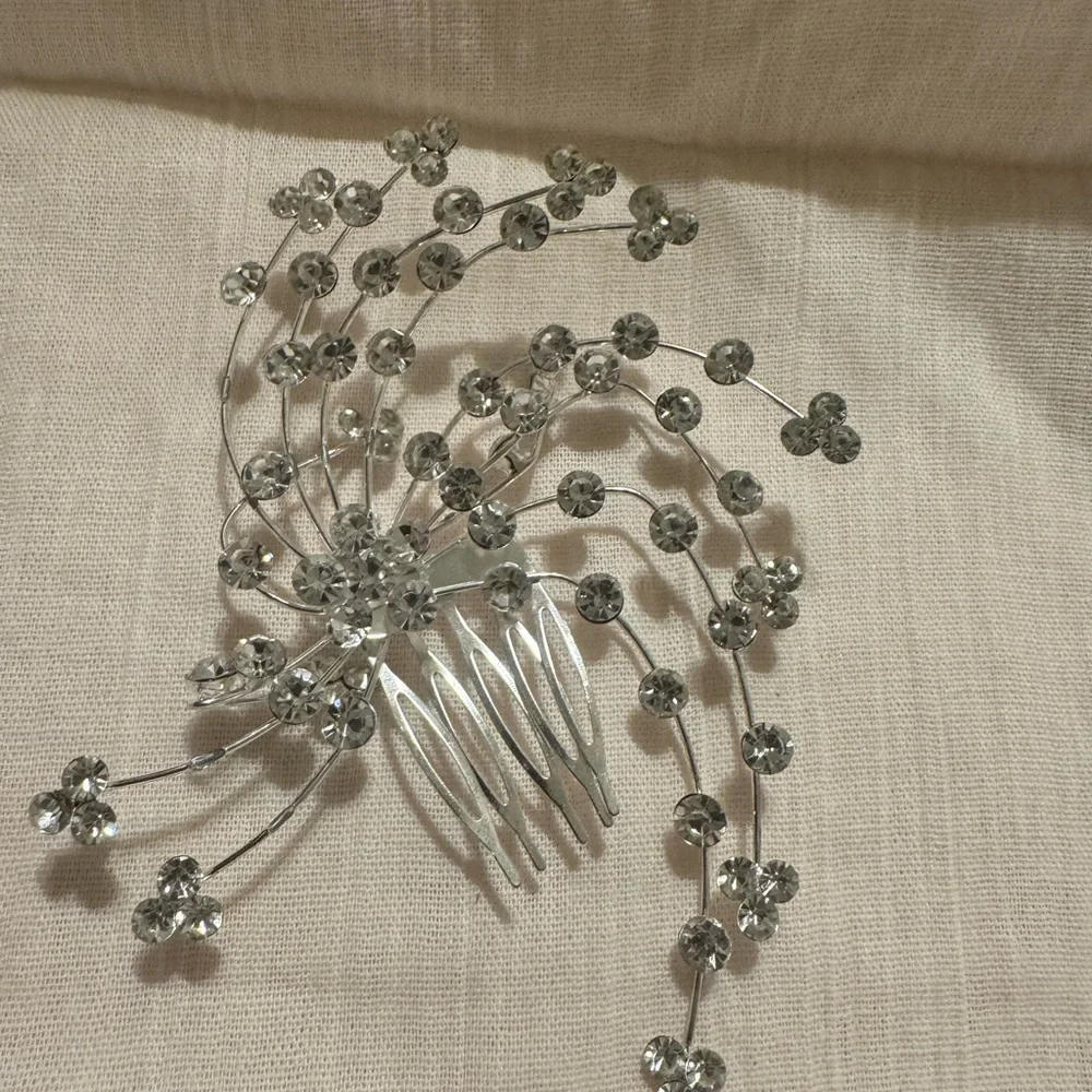 Elegant Silver Crystal Hair Comb